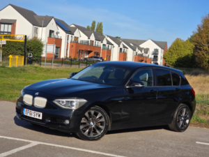 2011 BMW 1 Series 1.6 118i Urban Hatchback 5dr Petrol Auto Euro 5 (s/s) (170 Ps) in Black — image 3
