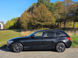 2011 BMW 1 Series 1.6 118i Urban Hatchback 5dr Petrol Auto Euro 5 (s/s) (170 Ps) in Black — image 4
