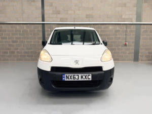 2013 Peugeot Partner 1.6 Hdi S Crew Van L2 H1 4dr in White — image 2