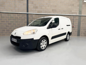 2013 Peugeot Partner 1.6 Hdi S Crew Van L2 H1 4dr in White — image 3