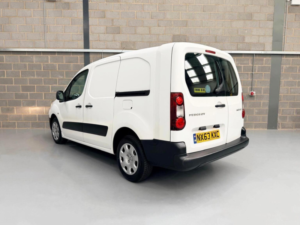 2013 Peugeot Partner 1.6 Hdi S Crew Van L2 H1 4dr in White — image 5