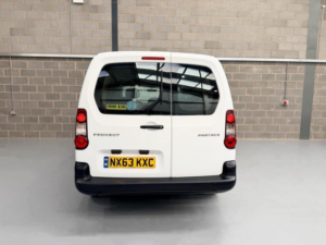 2013 Peugeot Partner 1.6 Hdi S Crew Van L2 H1 4dr in White — image 6