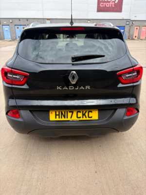 2017 Renault Kadjar 1.2 Tce Dynamique S Nav SUV 5dr Petrol Manual Euro 6 (s/s) (130 Ps) in Black — image 4