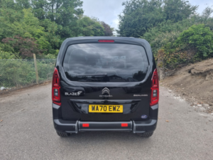 2021 Citroen Berlingo 1.5 Bluehdi Feel in Black — image 4