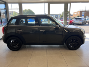 2015 MINI Countryman 2.0 Cooper D Countryman Auto in Grey — image 4