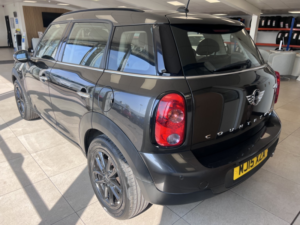 2015 MINI Countryman 2.0 Cooper D Countryman Auto in Grey — image 6