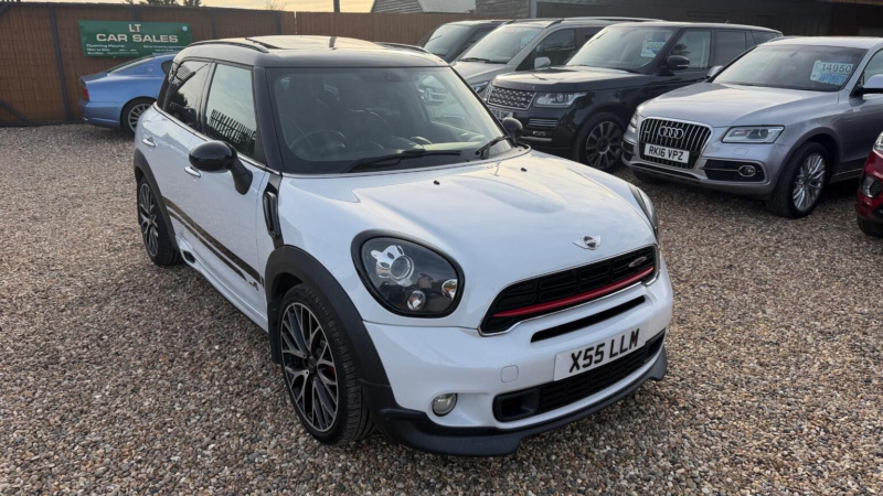 2014 MINI Countryman 1.6 John Cooper Works Auto All4 Euro 5 5dr in White — image 1
