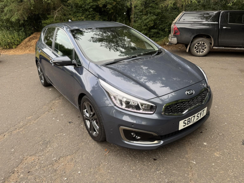 2017 Kia Ceed 1.6 Crdi 3 Hatchback 5dr Diesel Manual Euro 6 (s/s) (134 Bhp) in Blue — image 1