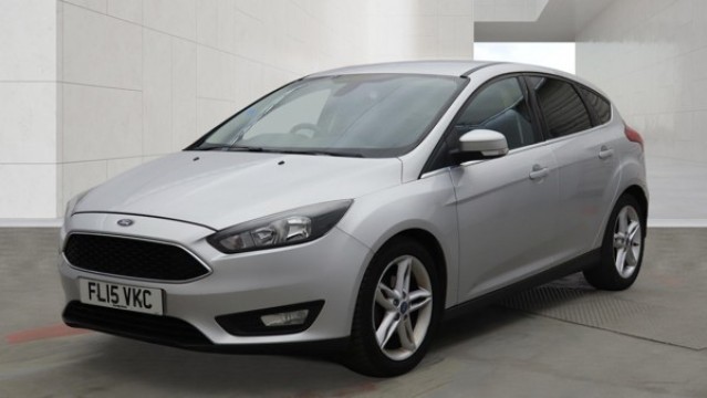 2015 Ford Focus 1.0 T Ecoboost Zetec Silver 5dr Low Tax+1 Keeper in Silver — image 1