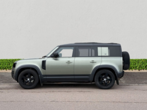 2020 Land Rover Defender 2.0 Sd4 First Edition SUV 5dr Diesel Auto 4WD Euro 6 (s/s) (240 Ps) in Green — image 4