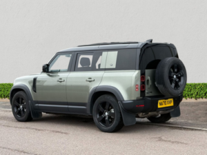 2020 Land Rover Defender 2.0 Sd4 First Edition SUV 5dr Diesel Auto 4WD Euro 6 (s/s) (240 Ps) in Green — image 5