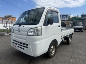 2015 Daihatsu Hijet 660cc 4WD Pickup Truck in White — image 4