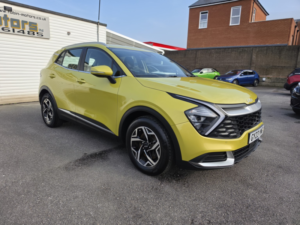 2023 Kia Sportage 1.6 T-Gdi 2 in Yellow — image 2