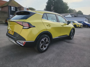 2023 Kia Sportage 1.6 T-Gdi 2 in Yellow — image 3