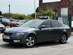 2015 Skoda Octavia 1.6 Tdi Se L Euro 6 (s/s) 5dr in Grey — image 2