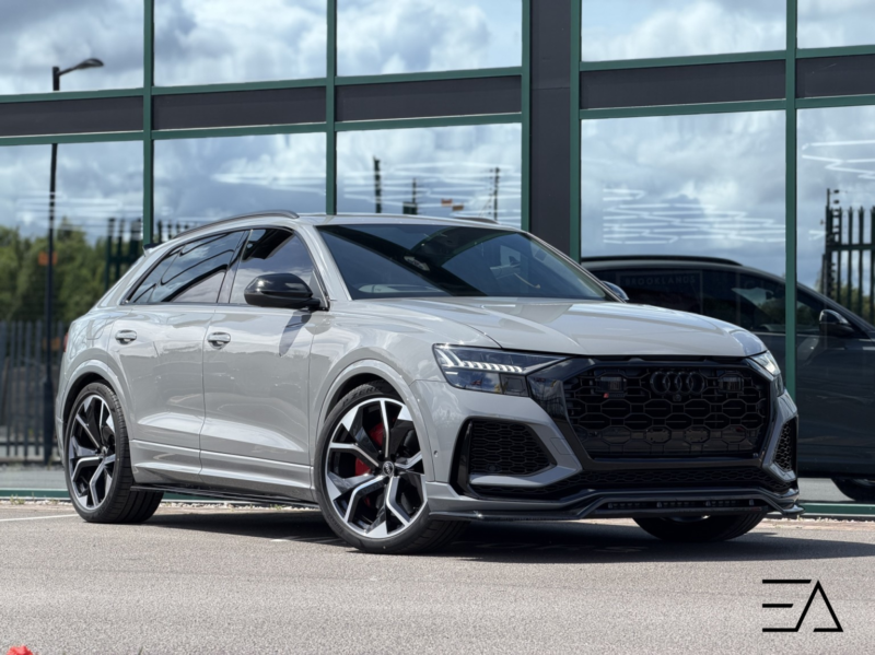 2023 Audi Rsq8 4.0 Tfsi V8 Vorsprung in Grey — image 1