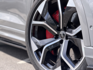 2023 Audi Rsq8 4.0 Tfsi V8 Vorsprung in Grey — image 4