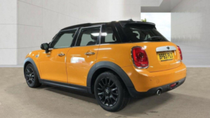 2016 MINI Hatch 1.5 Cooper D Auto Euro 6 (s/s) 5dr in Orange — image 3