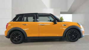 2016 MINI Hatch 1.5 Cooper D Auto Euro 6 (s/s) 5dr in Orange — image 5
