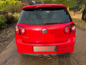 2007 Volkswagen Golf 3.2 V6 R32 in Red — image 4