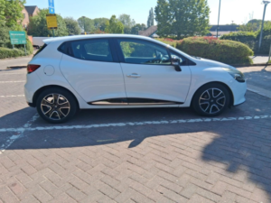 2014 Renault Clio 1.2 Dynamique Medianav 1.2 16v 75 in White — image 3