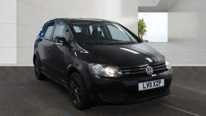 2011 Volkswagen Golf Plus 1.6 Tdi Se Euro 5 5dr in Black — image 1