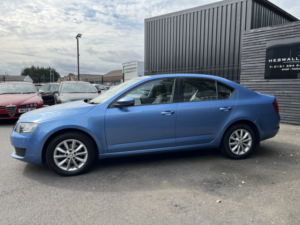 2013 Skoda Octavia 1.6 Tdi S in Blue — image 6