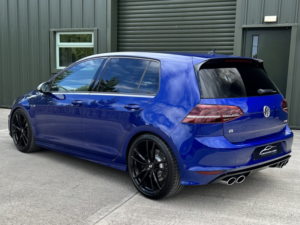 2016 Volkswagen Golf 2.0 Tsi Bluemotion Tech R in Blue — image 2