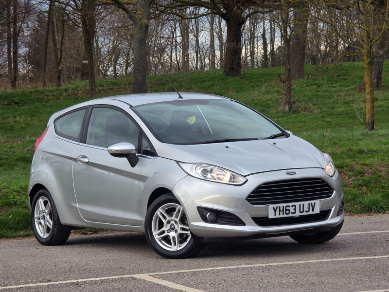 2013 Ford Fiesta 1.25 Zetec Euro 5 3dr in Silver — image 1