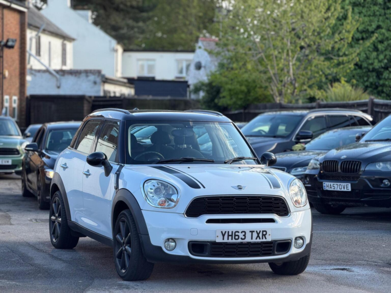2013 MINI Countryman 2.0 Cooper Sd Euro 5 (s/s) 5dr in White — image 1