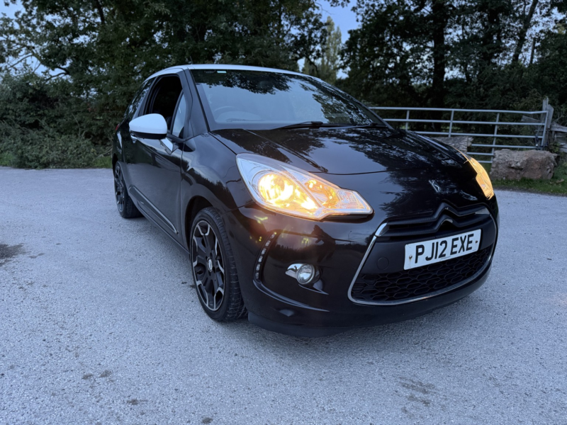 2012 Citroen Ds3 1.6 E-Hdi Airdream Dstyle Plus in Black — image 1