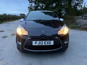2012 Citroen Ds3 1.6 E-Hdi Airdream Dstyle Plus in Black — image 4