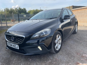 2014 Volvo V40 Cross Country 1.6 D2 Lux Powershift Euro 5 (s/s) 5dr in Black — image 5