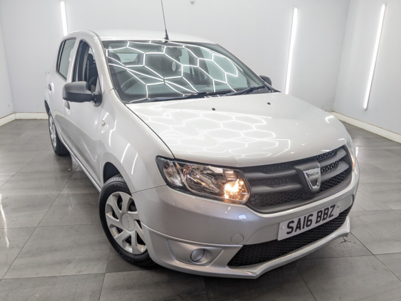 2016 Dacia Sandero 1.2 Ambiance Hatchback 5dr Petrol Manual Euro 6 (75 Ps) in Silver — image 1