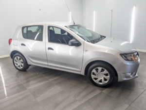 2016 Dacia Sandero 1.2 Ambiance Hatchback 5dr Petrol Manual Euro 6 (75 Ps) in Silver — image 5