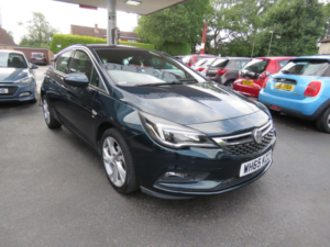 2016 Vauxhall Astra 1.4i Turbo Sri Euro 6 5dr in Green — image 3