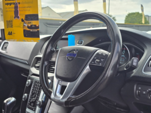 2016 Volvo V40 2.0 D2 R-Design Nav Hatchback 5dr Diesel Manual Euro 6 (s/s) (120 Ps) in Black — image 3