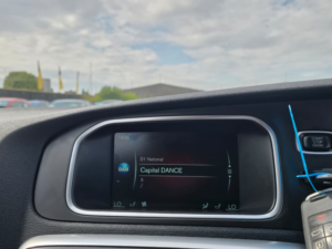 2016 Volvo V40 2.0 D2 R-Design Nav Hatchback 5dr Diesel Manual Euro 6 (s/s) (120 Ps) in Black — image 4