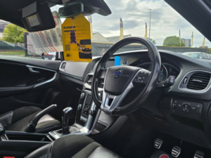 2016 Volvo V40 2.0 D2 R-Design Nav Hatchback 5dr Diesel Manual Euro 6 (s/s) (120 Ps) in Black — image 5
