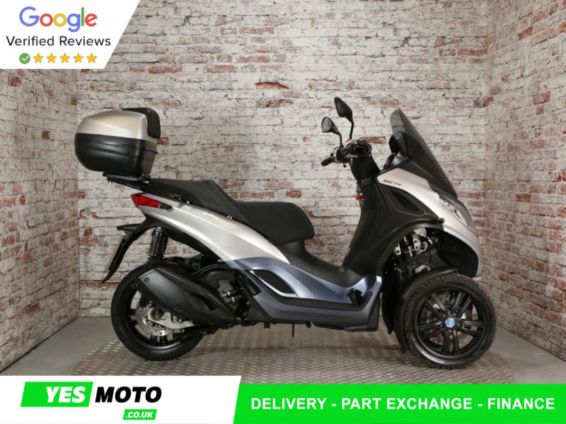 2021 Piaggio Mp3 300 Hpe in Silver — image 1