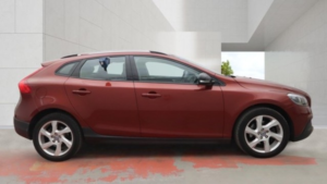 2014 Volvo V40 Cross Country 1.6 D2 Lux in Red — image 3