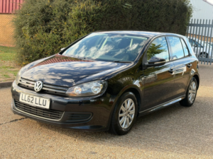 2012 Volkswagen Golf 1.6 Tdi Bluemotion in Black — image 5