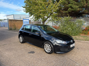 2012 Volkswagen Golf 1.6 Tdi Bluemotion in Black — image 6