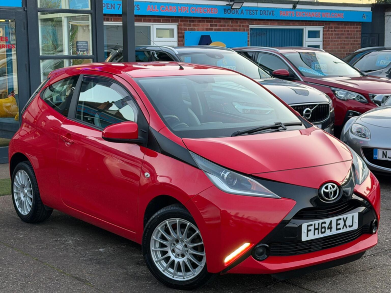 2015 Toyota Aygo 1.0 Vvt-I X-Play Euro 5 3dr Euro 5 in Red — image 1