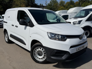 2023 Toyota Proace City 1.5 Bluehdi — image 2