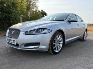 2012 Jaguar Xf 2.2d Premium Luxury Auto Euro 5 (s/s) 4dr in Silver — image 4