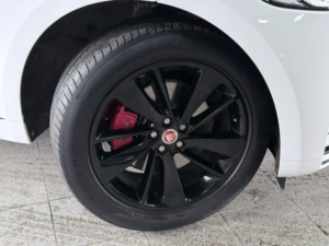 2022 Jaguar F-Pace 2.0 D200 Mhev R-Dynamic Black Auto AWD Euro 6 (s/s) 5dr in White — image 2