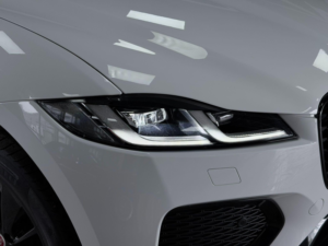 2022 Jaguar F-Pace 2.0 D200 Mhev R-Dynamic Black Auto AWD Euro 6 (s/s) 5dr in White — image 5