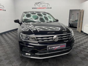 2018 Volkswagen Tiguan 2.0 Tdi Sel DSG 4motion Euro 6 (s/s) 5dr in Black — image 2