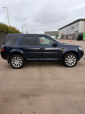2014 Land Rover Freelander 2 2.2 Td4 Se Tech SUV 5dr Diesel Manual 4WD Euro 5 (s/s) (150 Ps) in Blue — image 6